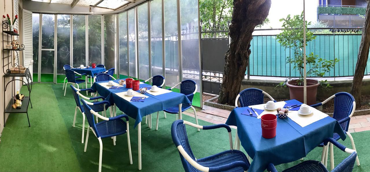Hotel Garni Picnic Riccione Exteriör bild