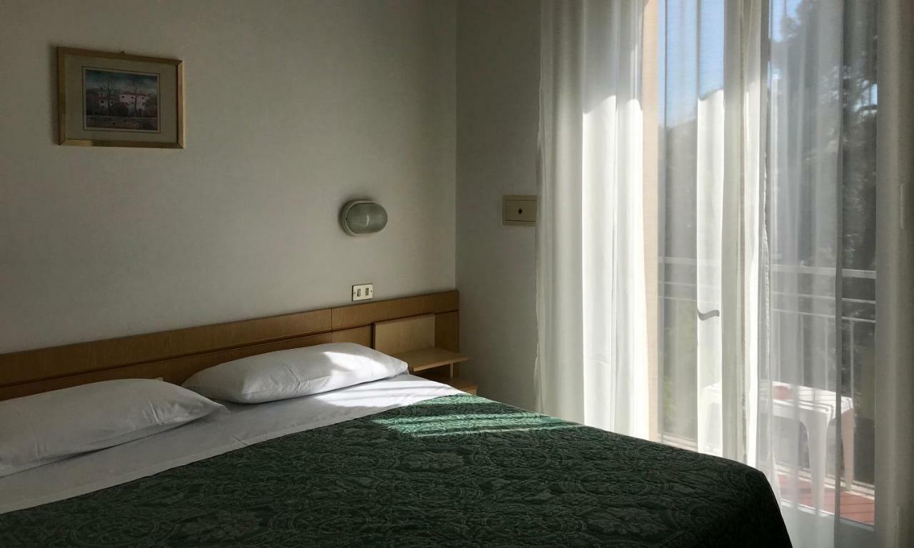 Hotel Garni Picnic Riccione Exteriör bild